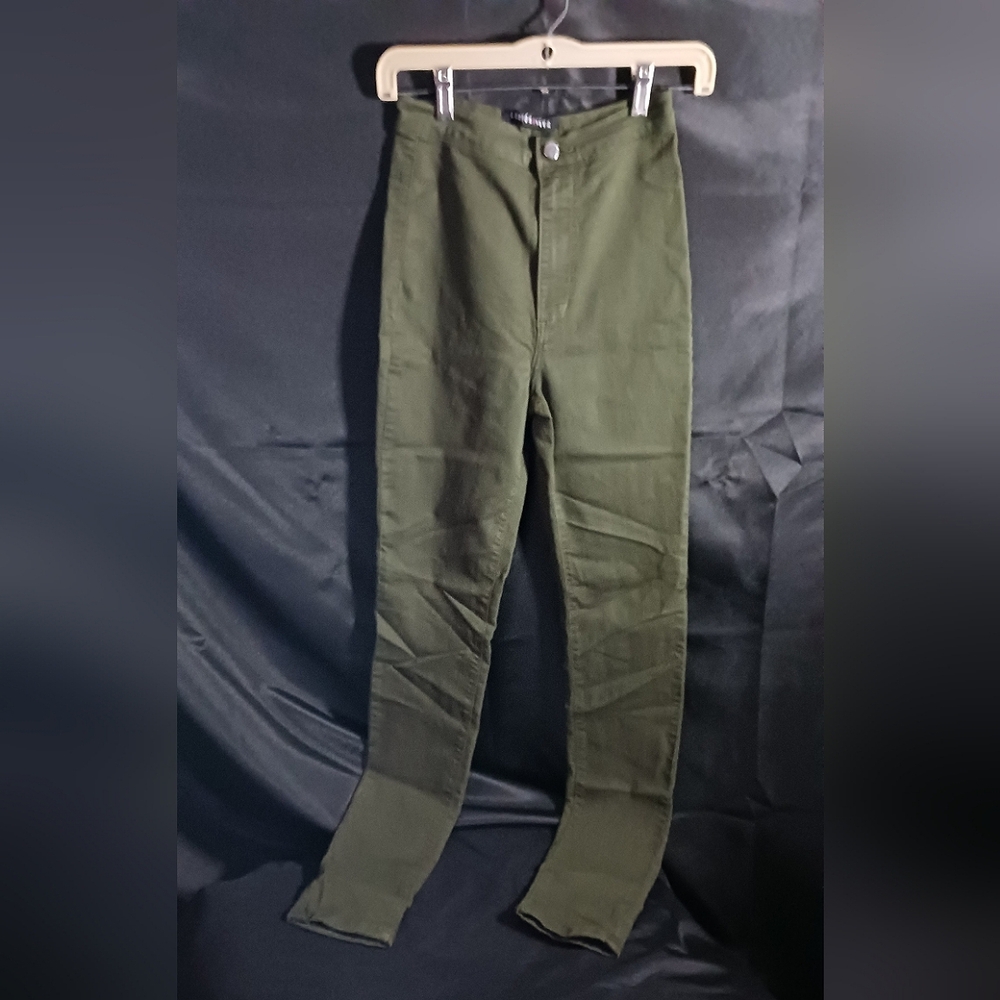 Fashion Nova green skinny Jeans sz 7